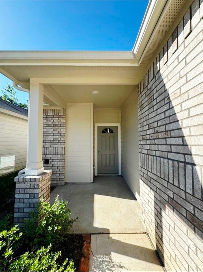 Foto del edificio - 504 Emerald Thicket Ln