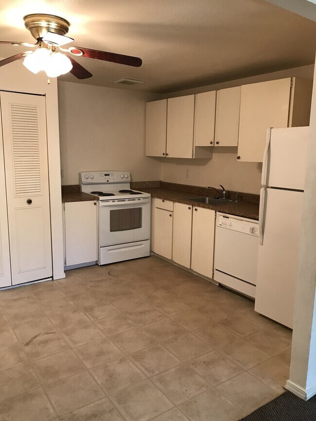Building Photo - Condo at Burning Tree Village