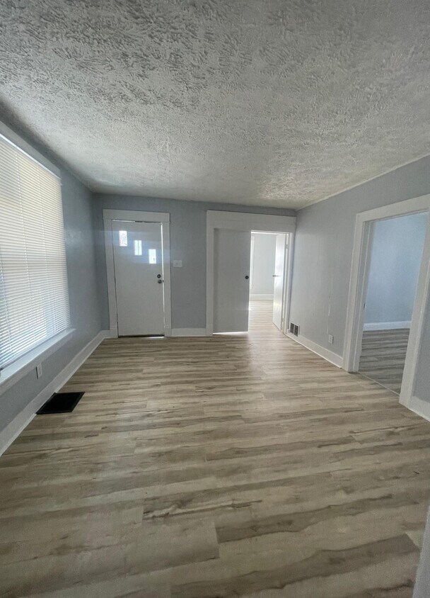 Foto principal - 2105 Bertrand St