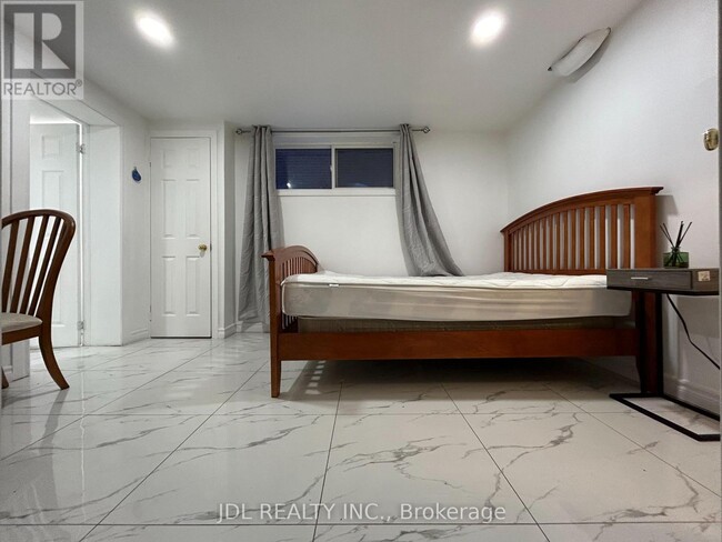 Building Photo - 80 Mosedale Crescent