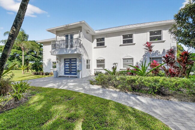 Building Photo - 2900 Greenbriar Blvd