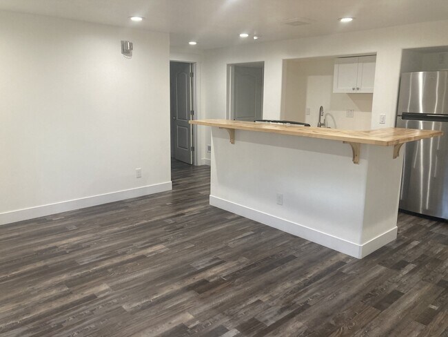 Foto del edificio - 4132 Shirley Ln