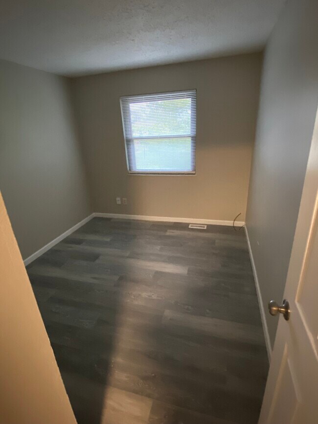 Dormitorio 2 - 613 Rosetta Dr