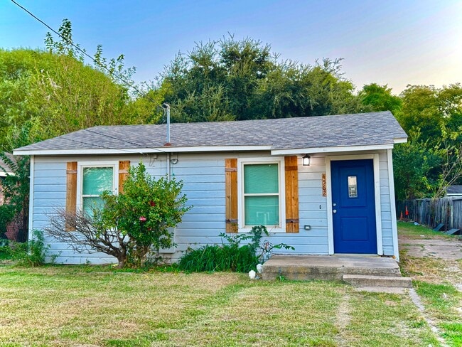 Building Photo - 4562 Mexicana Rd