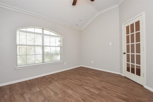Building Photo - 10858 Redstone Ct