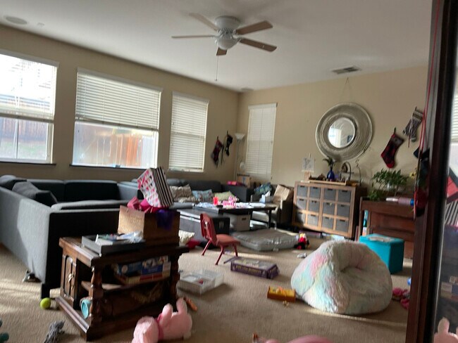 Foto del edificio - 9454 California Oak Cir