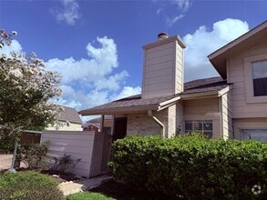 Building Photo - 13046 Leader St