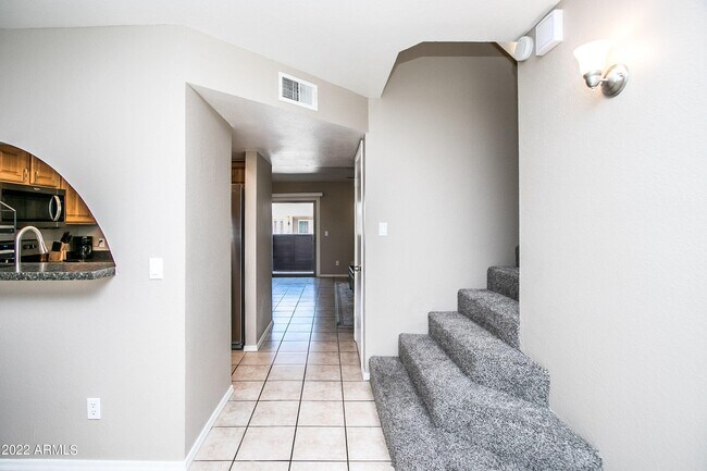 Foto del edificio - 626 W 14th St