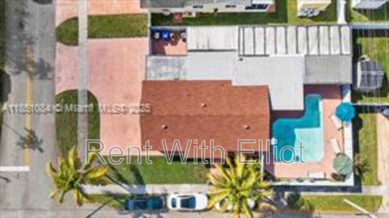 Primary Photo - 7601 Simms St