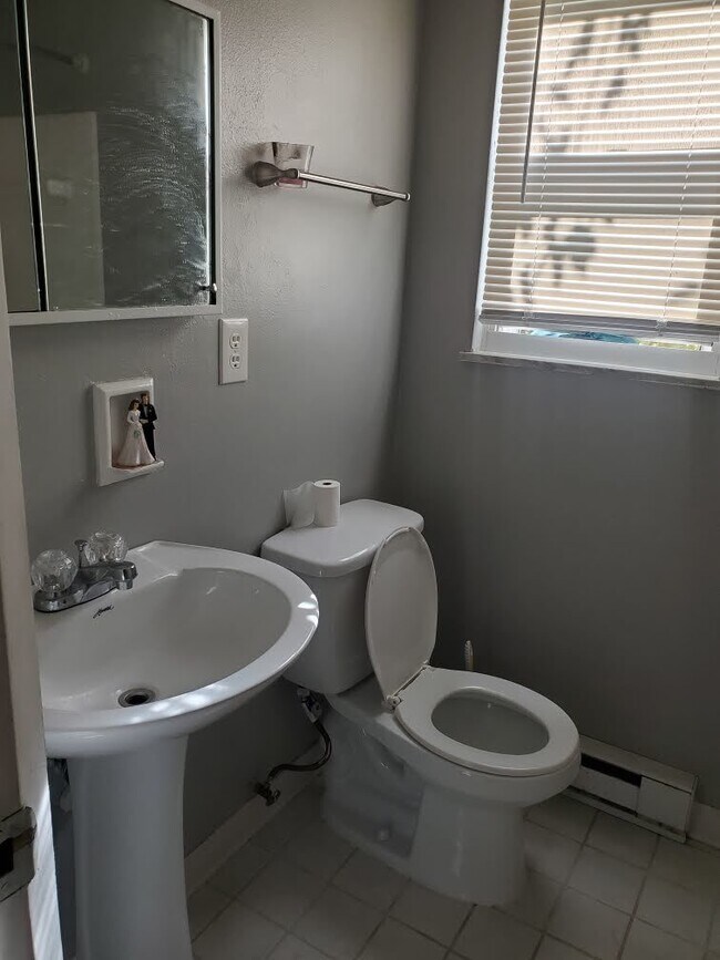 Foto del edificio - 1-Bedroom Apartment in Cincinnati – Updated & Comfortable