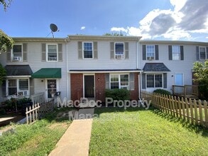 Building Photo - 624 Highview Ct