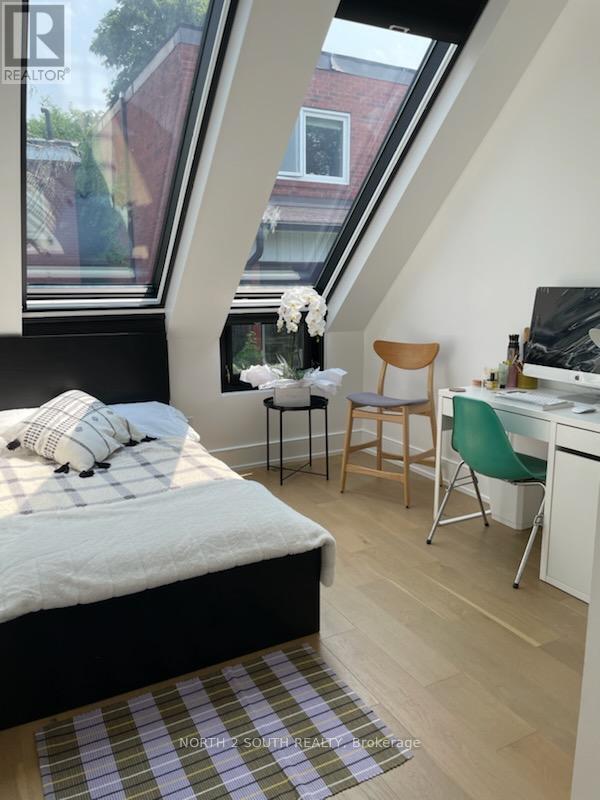 Photo du bâtiment - 918 Manning Ave