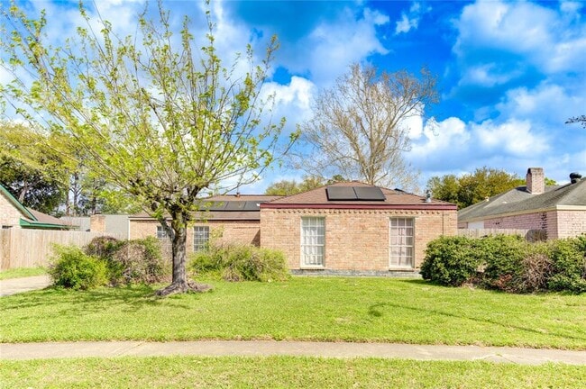 Building Photo - 10534 Evesborough Dr