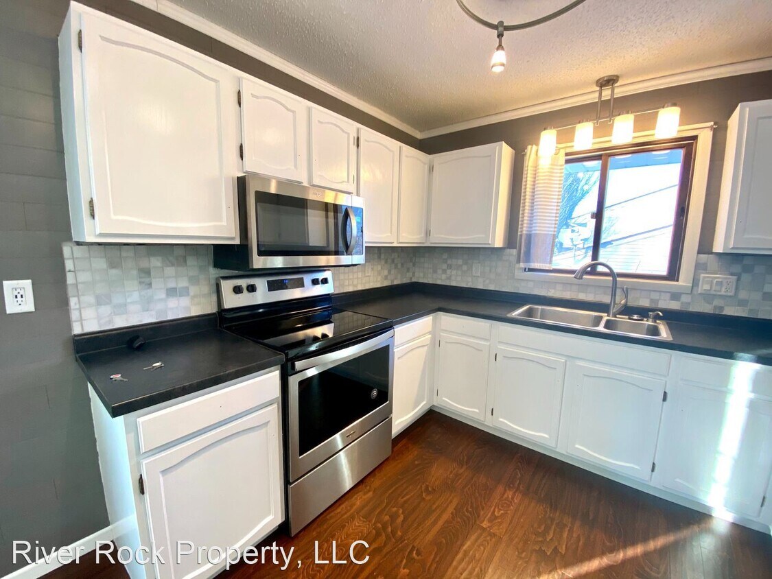 Foto principal - 3 br, 1.5 bath House - 2611 18th St S