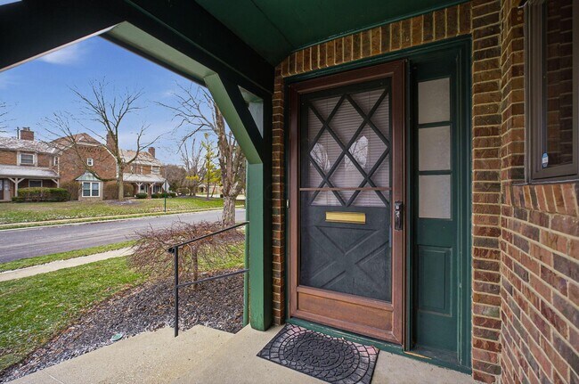 Foto del edificio - 4554 Sandringham Dr