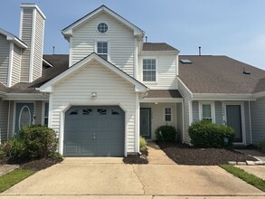 Building Photo - 5042 Kemps Lake Dr