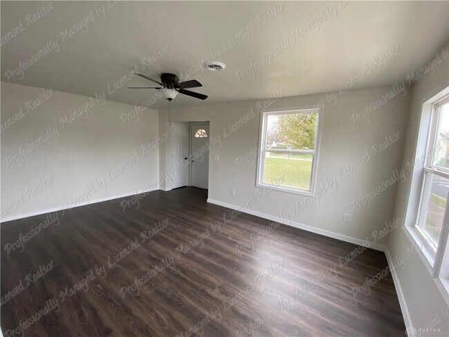 Building Photo - 1552 Sunset Ave