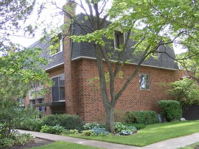 Building Photo - 1111 S Waukegan Rd