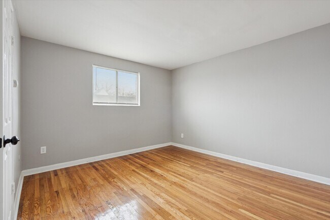 Foto del edificio - 7108 Oxford Ave