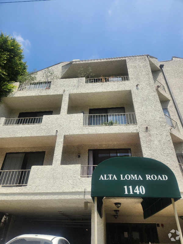 Building Photo - 1140 Alta Loma Rd
