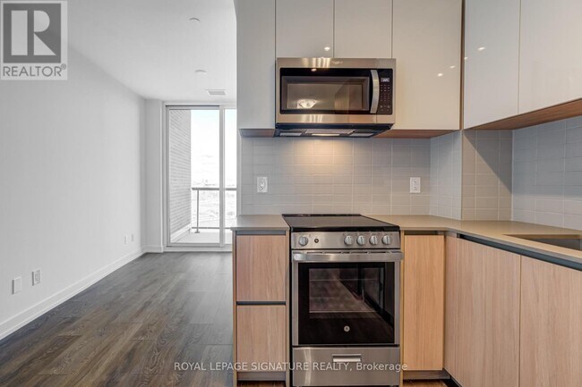 Building Photo - 3100 Keele St
