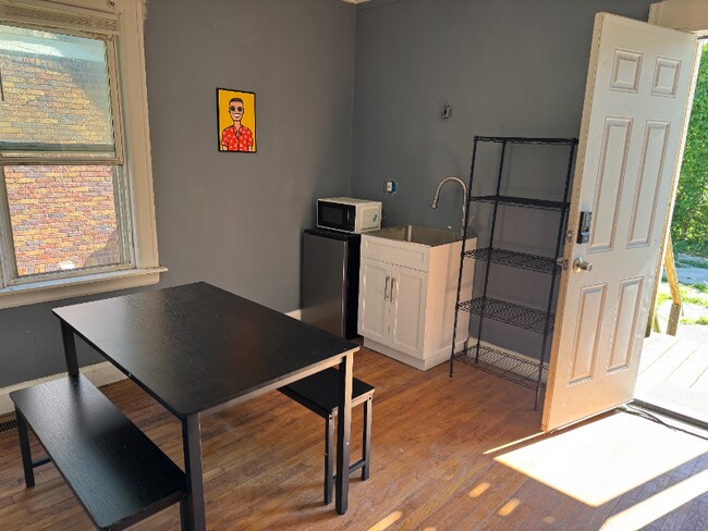 Foto del edificio - 3625 Bedford St