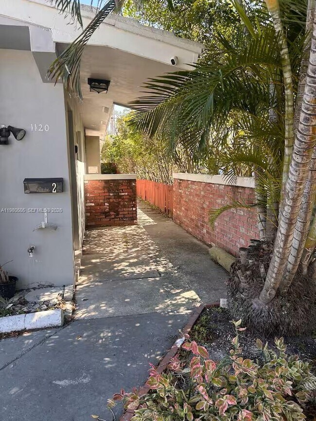 Foto del edificio - 1120 NE 24th Ave