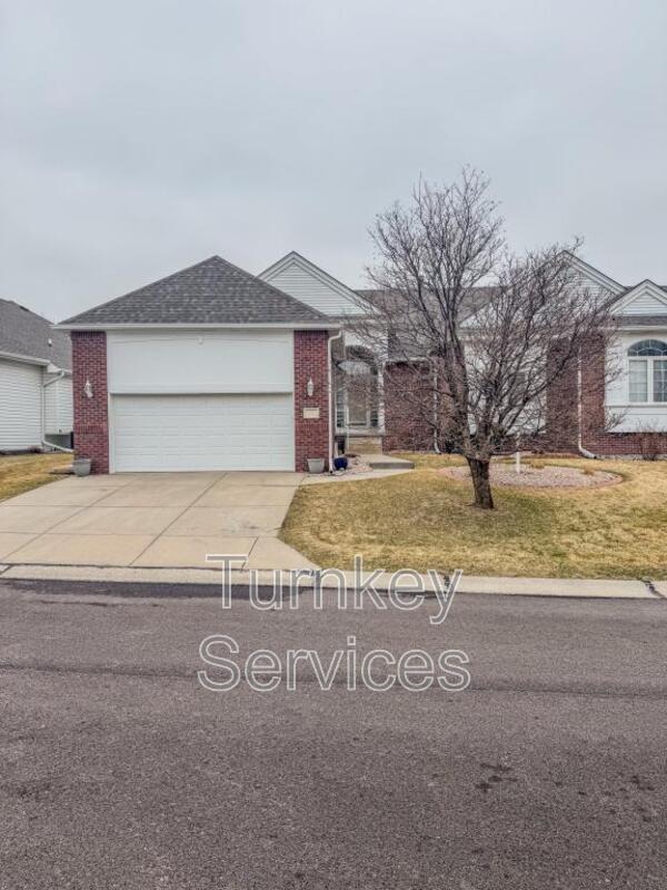 Photo - 717 Villa Plaza