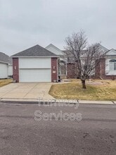 Building Photo - 717 Villa Plaza