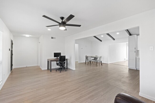 Foto del edificio - North Central Greater Harmony Hills Area