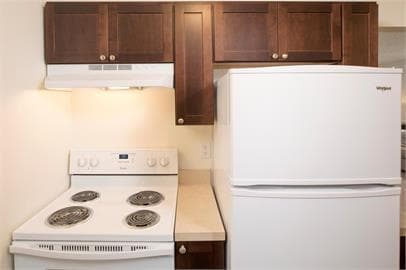 Building Photo - Pointe Apartments