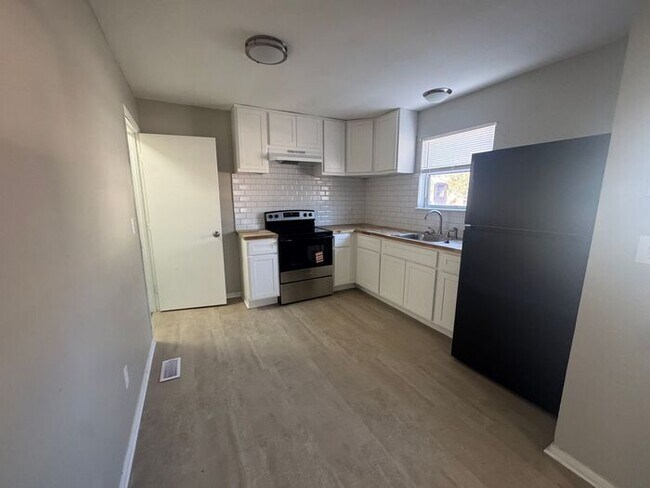 Foto del edificio - Renovated 3-bedroom, 1-bathroom home