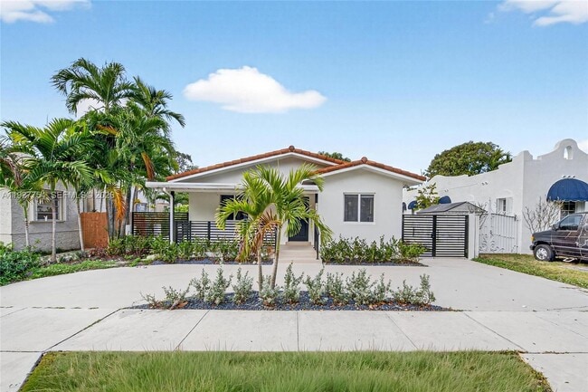 Building Photo - 426 SW 26th Rd