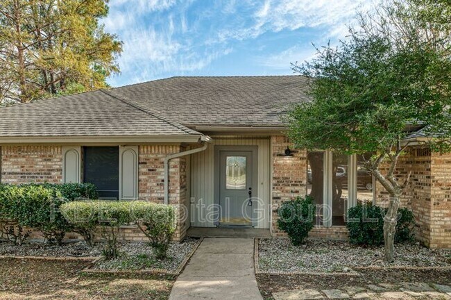 Foto del edificio - 922 Kingston Dr