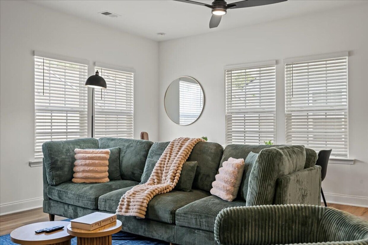 Foto principal - 7047 Lash Ln