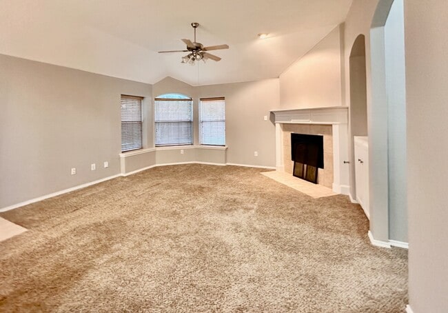 Building Photo - 5016 Springflower Dr