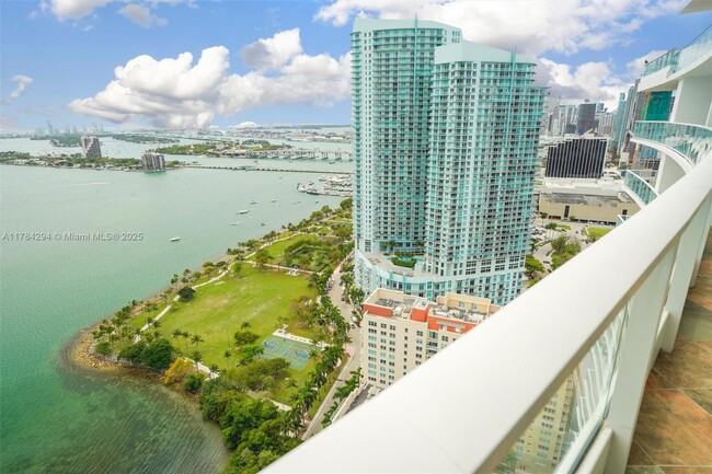 Building Photo - 2020 N Bayshore Dr