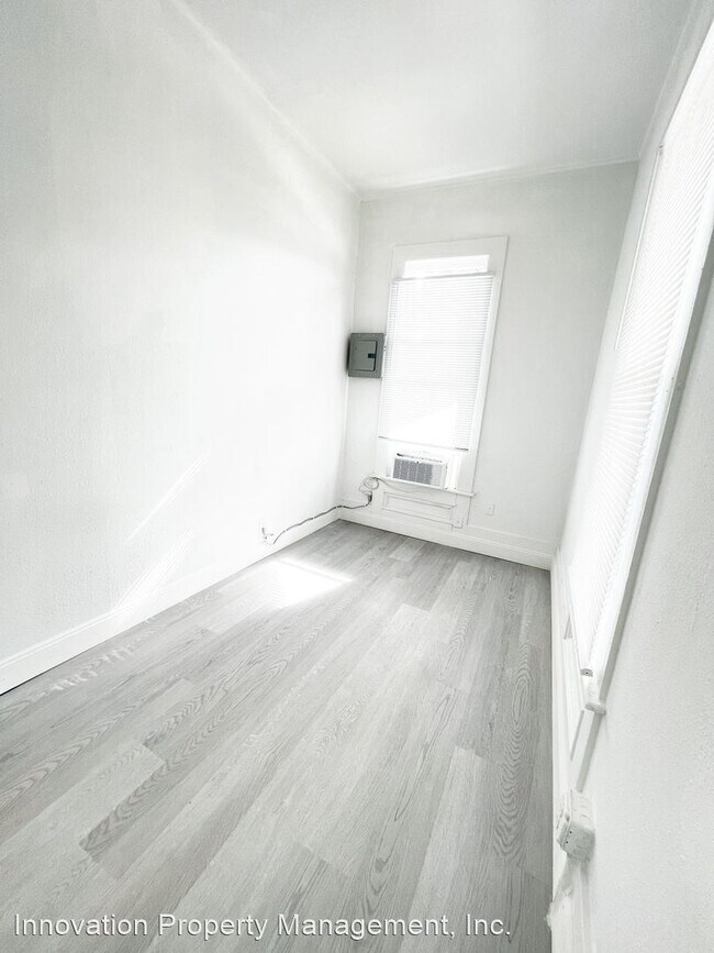 Building Photo - 1 br, 1 bath Apartment - READY FOR MOVE-IN...