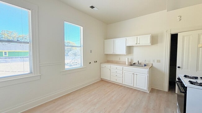 Foto del edificio - 1545 Lincoln Ave