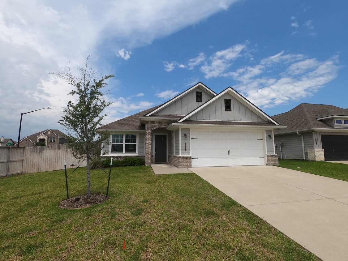 Foto principal - 1901 Cambria Dr