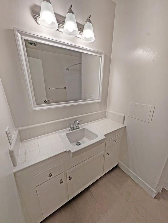 Foto del edificio - 225 Montana Ave