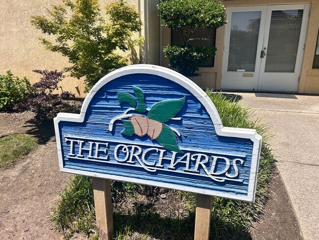 Foto del edificio - Charming 2 Bedroom, 2 Full Bath Condo Modesto