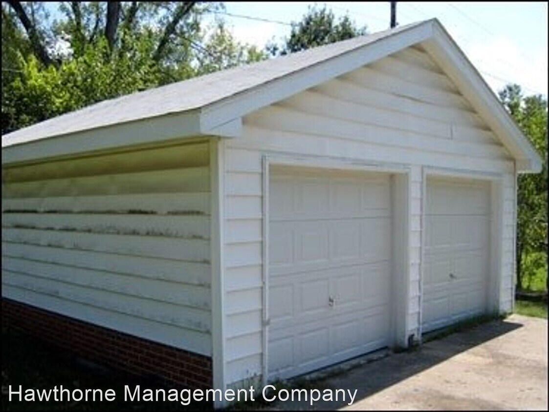 Building Photo - 110-112 Loch Ln