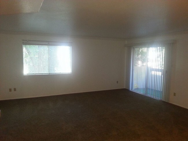 Foto del edificio - 8841 N 8th St