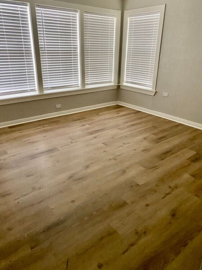 Foto del edificio - Cute 3/2 on a Corner Lot!