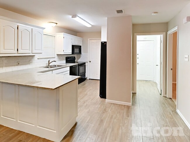 Foto del edificio - 836 Greenridge Dr