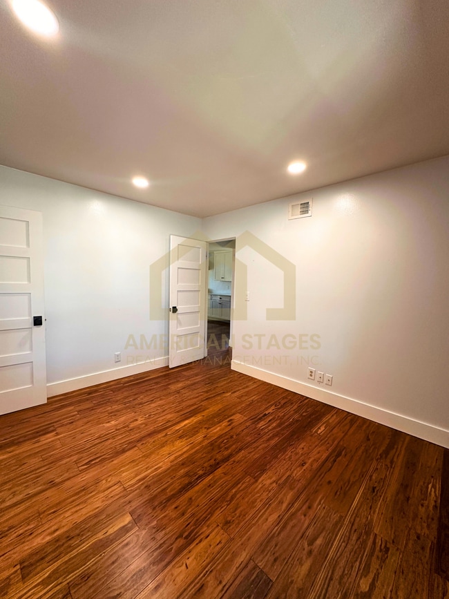 Building Photo - 135 Oakmont Ave