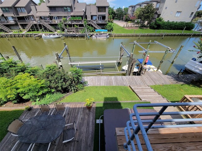 Building Photo - 18309 Sandy Cove Dr