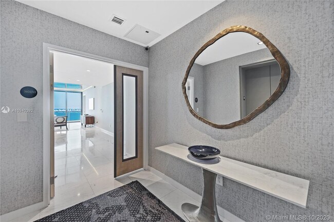Foto del edificio - 480 NE 31st St