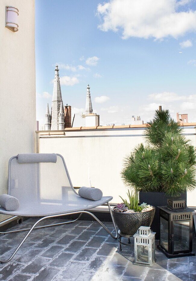 Foto del edificio - "Spacious 2-Bed, 2-Bath Oasis in the Heart of Harlem – 1377 Sq Ft of Urban Comfort!"